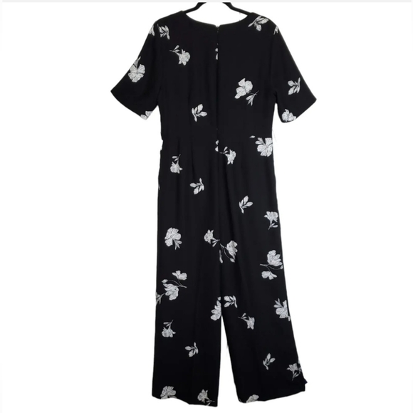 Vince Camuto Tossed Flowers Black White Floral printed Elbow Sleeve Jumpsuit 14 - Picture 8 of 15